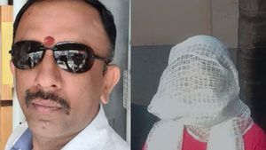 Sadist wife: యువతి మీద అత్యాచారం చేసిన దొంగ స్వామిజీ, వీడియో తీసి ఎంజాయ్ చేసిన భార్య, పెళ్లి రద్దుతో! 