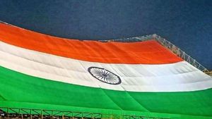  రాజమహేంద్రవరంలో భారీ జాతీయ జెండా.. 5200 మీటర్ల పొడవు