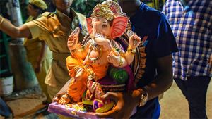 మండపాలకు రుసుం తీసుకోవడం లేదు.. అడిగితే చర్యలు: దేవదాయశాఖ