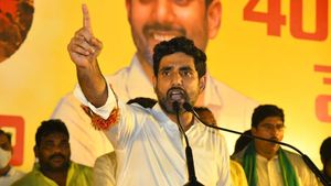 పప్పూ పిన్నిగారిని ఎందుకు చంపావ్- సాయిరెడ్డి ట్వీట్- పైశాచికానందమంటూ లోకేష్ ఫైర్