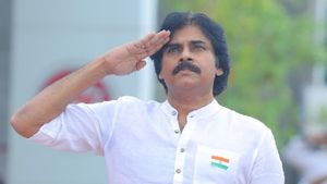 మంగళగిరిలో జనసేన పంద్రాగస్టు సంబరాలు-జెండా ఎగరేసిన పవన్ కళ్యాణ్..