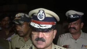 Security: రంగంలోకి దిగిన పోలీసులు, వెయ్యి మంది సెక్యూరిటీ, నిషేధాజ్ఞలు, ఎక్కడ వేసినవి అక్కడే, అంతే!