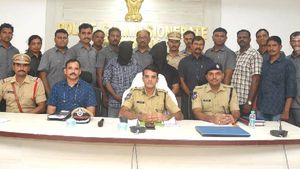 శంకర్‌దాదా ఎంబీబీఎస్: 43వేల మందికి నకిలీ డాక్టర్ వైద్యం.. షాకింగ్ దందా సాగిందిలా!!