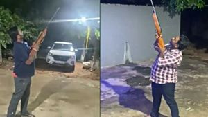గాల్లోకి కాల్పులు జరిపిన టీఆర్ఎస్ నేతలు: పోలీసుల విచారణలో ఏం తేలిందంటే?
