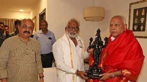 తిరుమలలో సీజేఐ ఎన్వీ రమణ - సీఎం, మాజీ సీఎం