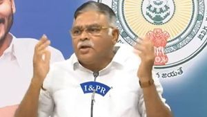 అసలు చంద్రబాబు రెక్కలు ఉన్న పక్షేనా..: ఒకరు చేసినది తన క్రెడిట్‌లోకి..!! 