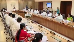 ఆ నలుగురు మంత్రుల పై వేటు..!! కేబినెట్ ప్రక్షాళనకు  సీఎం జగన్ రెడీ..!!