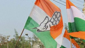 టీ కాంగ్రెస్ కీలక నేతలకు ఈడీ నోటీసులు - విచారణకు రావాలంటూ..!!