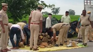 జోరుగా సాగుతున్న గంజాయి దందా.. వరంగల్ జిల్లాలో కోటిరూపాయల విలువైన గంజాయి సీజ్
