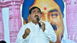 బతుకమ్మ చీరలు నచ్చకుంటే తీసుకోకండి.. కానీ ఆ పని కూడా చెయ్యండి: మంత్రి ఎర్రబెల్లి