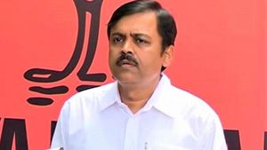 రైల్వే జోన్ నిరాకరణ ఫేక్-వైసీపీ ట్రాప్ లో టీడీపీ- జీవీఎల్ సంచలన వ్యాఖ్యలు