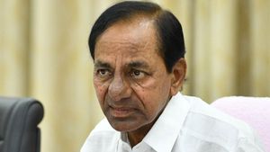 సీఎం కేసీఆర్ తో మాజీ సీఎం భేటీ : పొత్తుల పై కీలక చర్చలు..!!