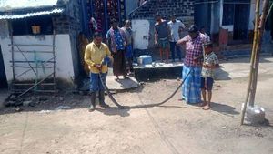 King Cobra: శ్రీకాకుళం జిల్లాలో హల్‍చల్ చేసిన భారీ కింగ్ కోబ్రా.. చూస్తే వణికిపోవాల్సిందే..