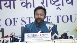 ఇంట్లో ఈగల మోత..: కేసీఆర్ జాతీయ రాజకీయాలపై కిషన్ రెడ్డి ఫైర్