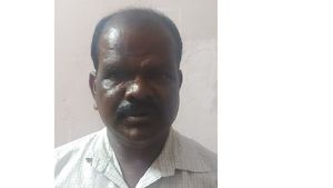 Constable: అర్దరాత్రి ఫోన్ చేసి నువ్వు కత్తి, నాటుకోడి, నా కోరిక తీర్చు అని కవితలు చెప్పిన హెడ్ కానీస్టేబుల్ !