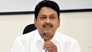  చంద్రబాబు ప్రకటన తర్వాతే భూములు కొన్నా-బినామీ చట్టం పెట్టుకోండి-పయ్యావుల సవాల్