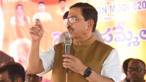 కేసీఆర్ అవినీతి పాలనకు త్వరలో చెక్ పెడతాం: కేంద్రమంత్రి ప్రహ్లాద్ జోషి