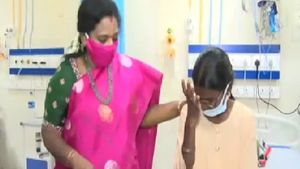 నలుగురు మహిళల మృతి సాధారణం కాదంటూ గవర్నర్ తమిళిసై: నిమ్స్‌లో పరామర్శ