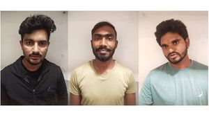 ఉప్పల్ మ్యాచ్: రూ. 850 టికెట్లు రూ. 11 వేలకు విక్రయం, ముగ్గురు అరెస్ట్
