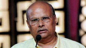 అసెంబ్లీలో మూడు రాజధానుల బిల్లు అసాధ్యం ! యనమల కీలక వ్యాఖ్యలు..