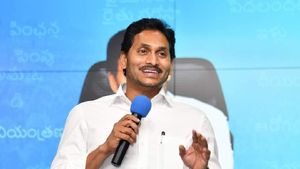 కుప్పం బీసీల సీటు - చంద్రబాబుది కాదు :పెన్షన్ పెంపు : వెన్ను పోటు - దొంగ ఓటు: సీఎం జగన్ ..!!