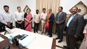 హైదరాబాద్‌లో మరో భారీ పెట్టుబడికి ఐఐఎల్ రెడీ: కేటీఆర్ హ్యాపీ