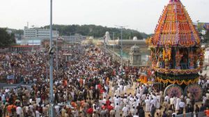 Rathotsavam: తిరుమలలో వేడుకగా రథోత్సవం, భక్తుల మనోరథాన్ని అధిరోహించి ! 