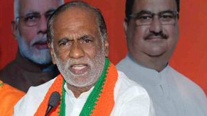 ఫిరాయింపులకు పెట్టింది పేరు కేసీఆర్, టీఆర్ఎస్: ఎంపీ లక్ష్మణ్ 