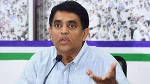 యనమల దృష్టి మొత్తం అటే - వెనుకడుగు లేదు: మంత్రి బుగ్గన..!!