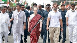  DKS: ఈడీ ముందు హాజరైన డీకేఎస్, ఇలాంటి టైమ్ లో మాకు వేధింపులు, పర్వాలేదు !