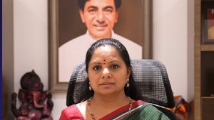 బీఆర్ఎస్ లో కవితకు ముఖ్య పదవి - ఇద్దరి చేతికి పగ్గాలు ..!!