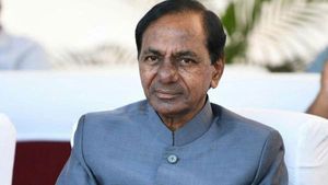సీనియర్ నేతను కాంగ్రెస్‌లోకి పంపుతున్న కేసీఆర్?