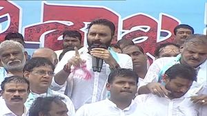 జోరువానలోనే విశాఖ ర్యాలీ-పోరు ఉధృతానికి మంత్రులపిలుపు..కొడాలి తీవ్ర వ్యాఖ్యలు