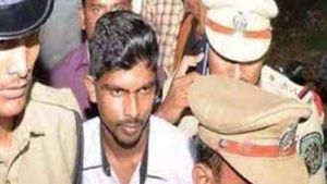 జగన్ క్యాంపు కార్యాలయం వద్దకు కోడి కత్తి శ్రీను ఫ్యామిలీ-బెయిల్ కు ఎన్ఓసీ ఇప్పించాలంటూ..
