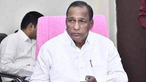 అత‌నో 420, ఇన్నాళ్లూ ఏం చేశారు..  రాజ‌గోపాల్ రెడ్డిపై మంత్రి మ‌ల్లారెడ్డి ఫైర్