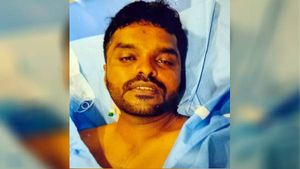 Nurse: నైట్ డ్యూటీకి వెలుతున్న నర్సు, భర్తకు డౌట్, నాయుడు ఆసుపత్రిలో అరాచకం !  