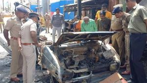  Car blas: కారులో ఏముంది ?, ముందుగానే షాక్ ఇచ్చిన ఎన్ఐఏ, మాచేతికి ఇచ్చేయండి ! 