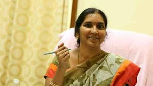 ఆడియో కాల్స్ కలకలం: రాజీనామాకు పట్టు, బెదిరింపులు, పేరు మార్చి