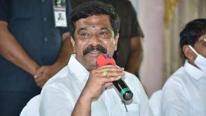 రాజగోపాల్ రాజీ, అమ్ముడుబోయారని అందరికీ తెలుసు..?: మంత్రి ప్రశాంత్ రెడ్డి
