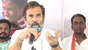 ఏపీలో ఉద్యమంలోకి  ప్రత్యక్షంగా రాహుల్ గాంధీ..!!