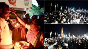 బీజేపీ, టీఆర్ఎస్‌ రెండూ మా శత్రువులే: కేసీఆర్ దుష్టాలన అంటూ రాహుల్ నిప్పులు