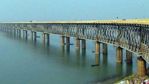 రాజమండ్రిలో టెన్షన్.. టెన్షన్..
