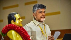 వారిని ప్రత్యేకంగా ఆహ్వానిస్తున్న చంద్రబాబు! 