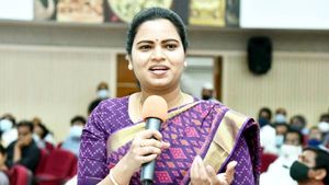  అందుకోసమే పవన్ ఈ అలజడి - మంత్రి రజని..!!