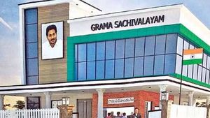 సచివాలయ ఉద్యోగులకు జగన్ మరో గుడ్ న్యూస్-EHS పరిధిలోకి-ప్రయోజనాలివే !
