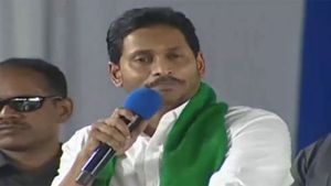 అది గజ దొంగల ముఠా - దత్తపుత్రుడిని నమ్మద్దు: చిచ్చు పెడుతున్నారు- సీఎం జగన్..!!