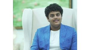 బాలకృష్ణ డైలాగ్ ట్వీట్ చేసిన సీఎం కేసీఆర్ మనవడు హిమాన్షు.. ఆ ఫోటోతో హల్చల్