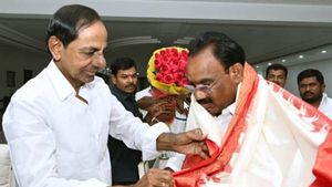  ఇక పని మొదలెట్టండి: కేసీఆర్‌ను కలిసిన కూసుకుంట్ల ప్రభాకర్ రెడ్డి, సత్కారం