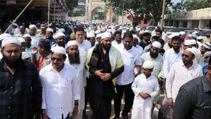 శబరిమలకు వెళ్లకుండా వైసీపీ మాజీమంత్రిని అడ్డుకోండి- బీజేపీ నేతలు 