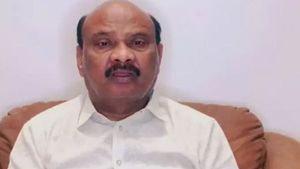 అయ్యన్నపాత్రుడు బెయిల్ ను హైకోర్టులో సవాల్ చేసిన సీఐడీ-మధ్యాహ్నం విచారణ